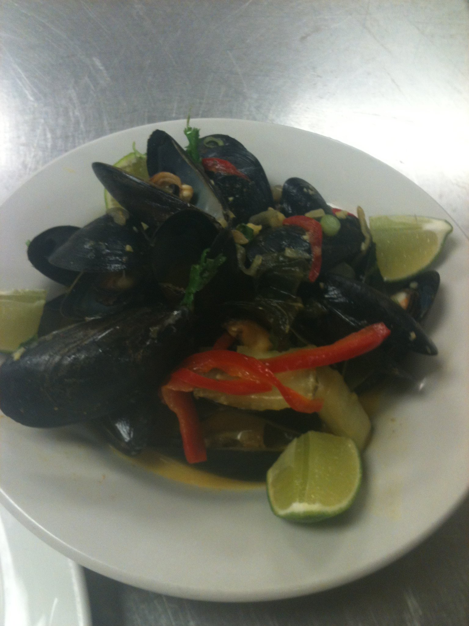 Steamed mussels with peppers and lime