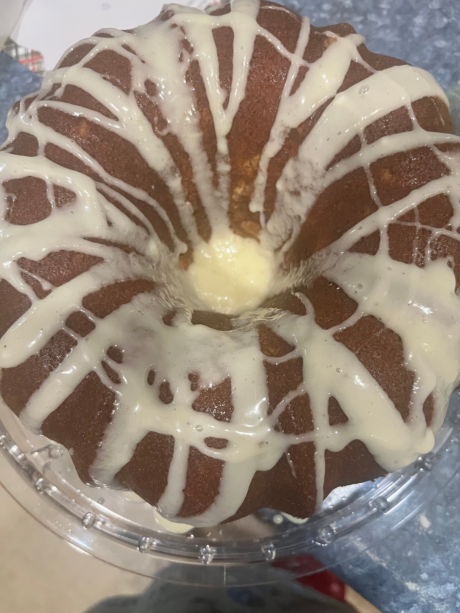 Glazed bundt cake