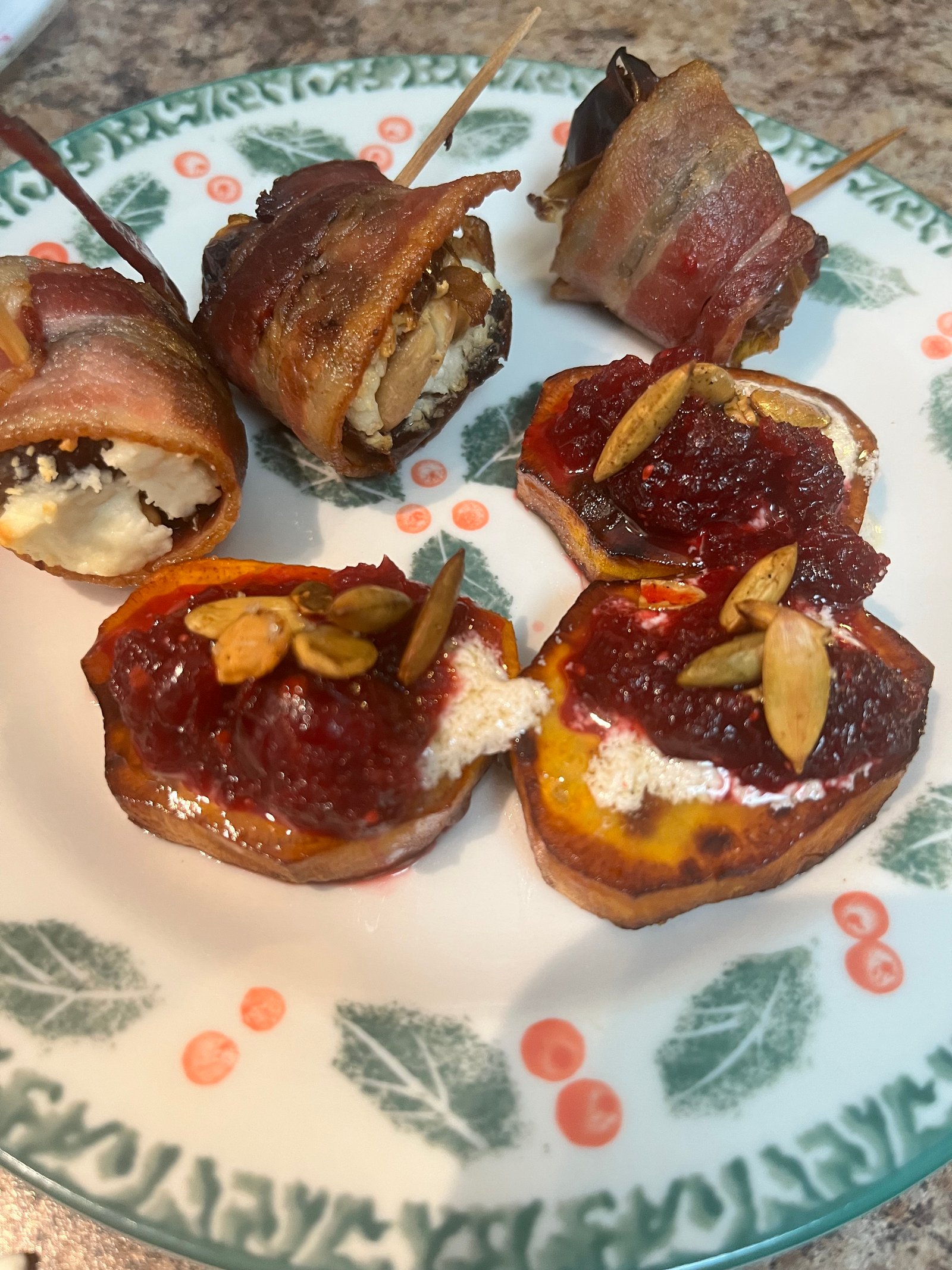 Bacon-wrapped figs with almonds