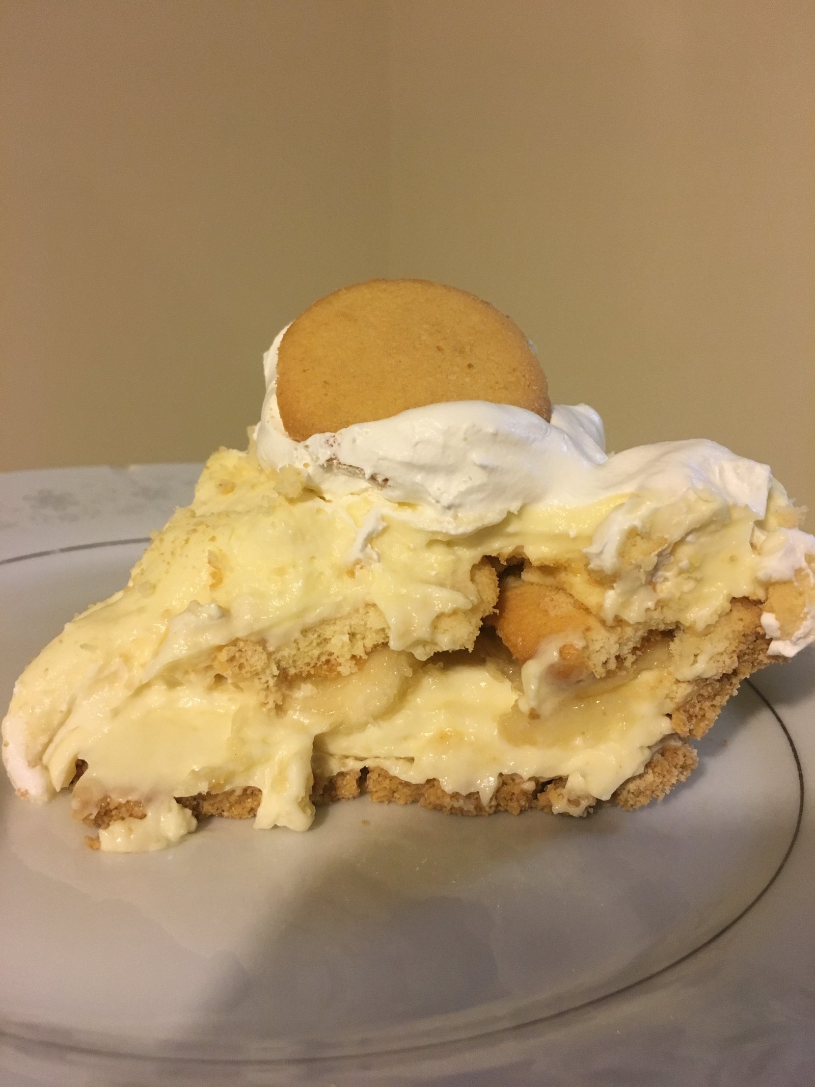 Banana pudding pie, sliced