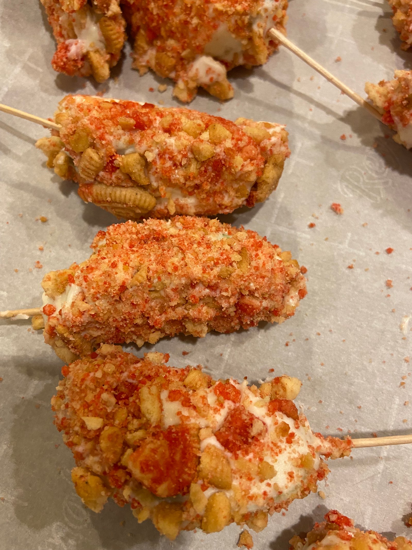 Spicy elote pops